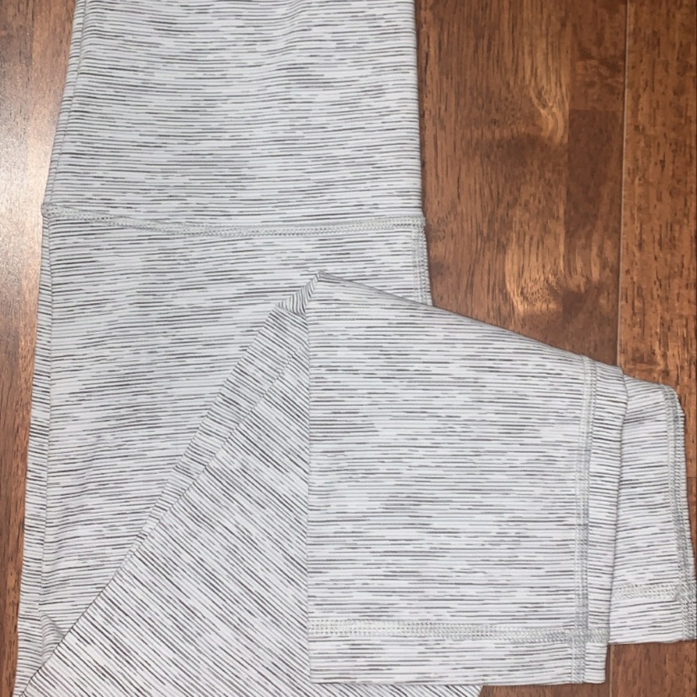 Lululemon Nimbus Battleship Wunder Under Crop 6